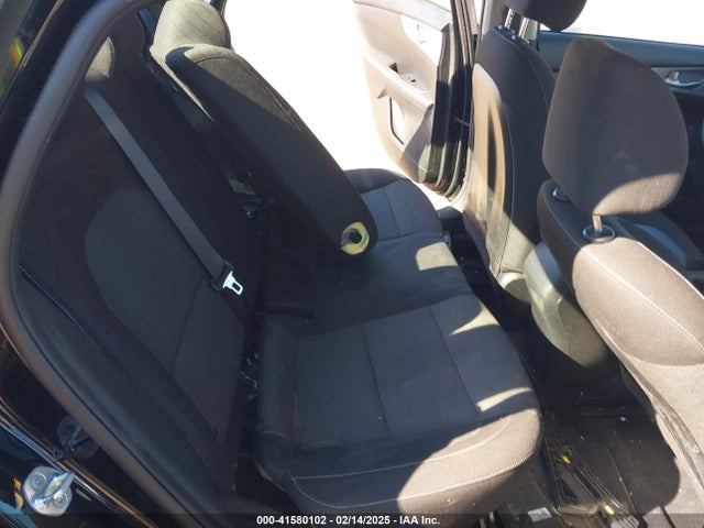 3KPF24AD8PE562310 KIA Forte Lxs