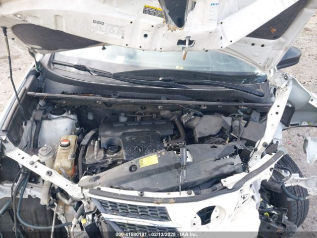JTMZFREVXFJ035372 Toyota RAV4 LE