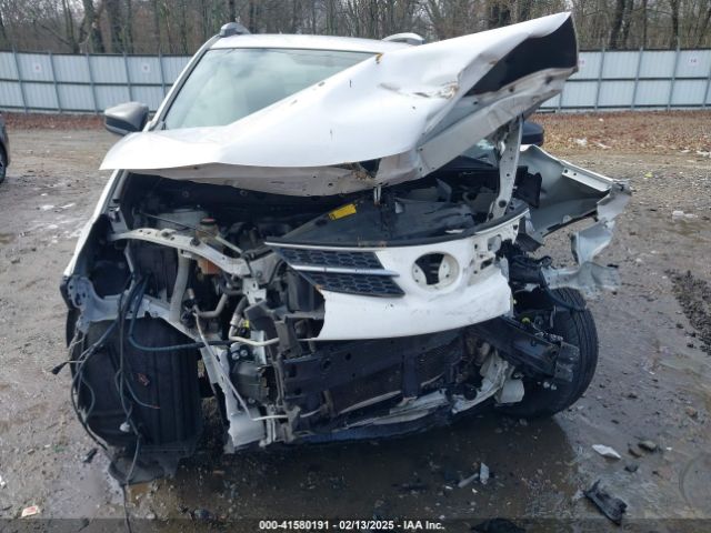 JTMZFREVXFJ035372 Toyota RAV4 LE