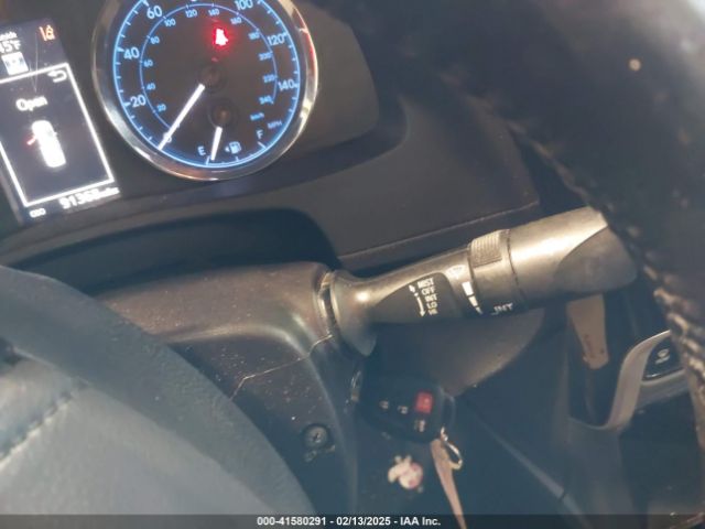 2T1BURHE0KC176105 Toyota COROLLA SE
