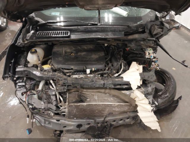 1FMCU9HD2JUC59592 Ford ESCAPE SEL