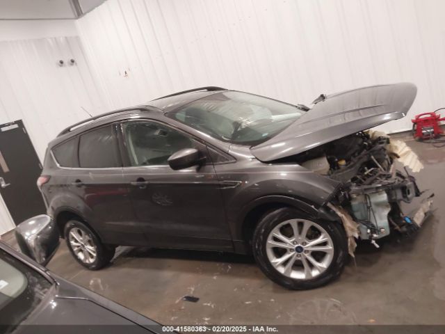 1FMCU9HD2JUC59592 Ford ESCAPE SEL