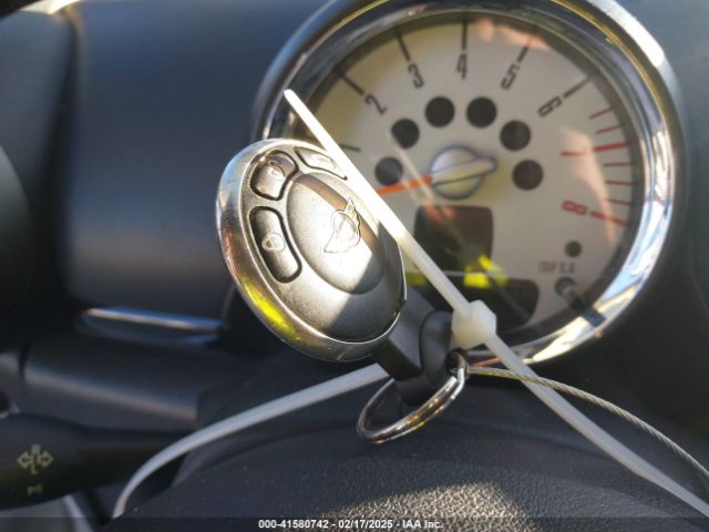 2011 MINI COOPER COUNTRYMAN WMWZB3C5XBWM01479 Photo 10