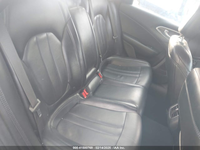 Chrysler 200 C Platinum 2016 1C3CCCCG2GN179495 Image 8