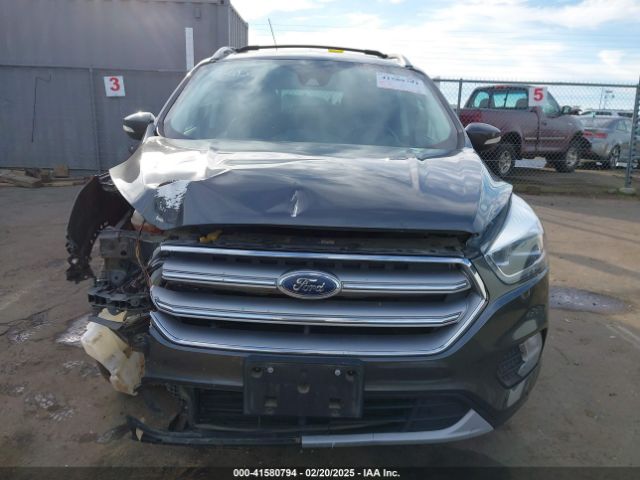1FMCU0J95HUD29355 Ford Escape Titanium