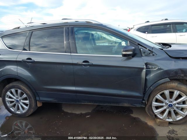 1FMCU0J95HUD29355 Ford Escape Titanium