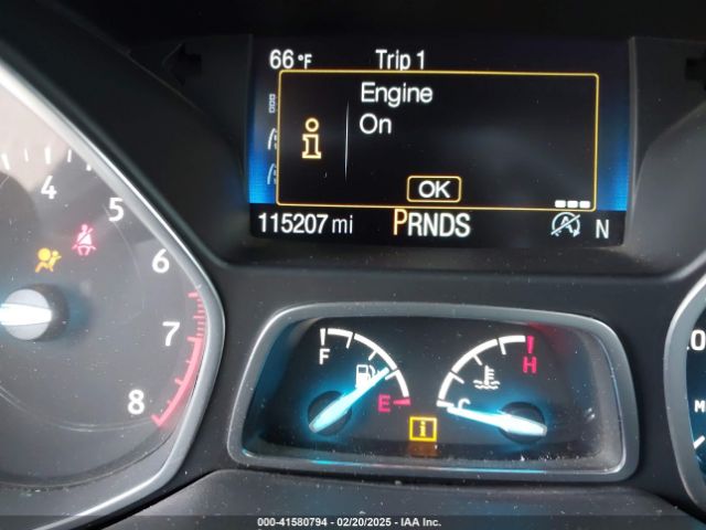 1FMCU0J95HUD29355 Ford Escape Titanium