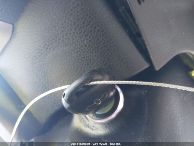 5TDBZRFH5KS942982 Toyota Highlander Le