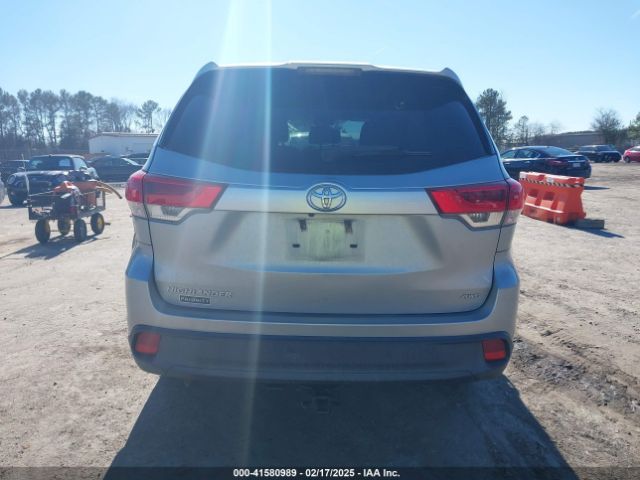 5TDBZRFH5KS942982 Toyota Highlander Le