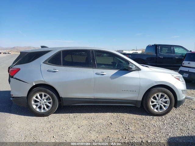 Chevrolet EQUINOX LS 2018 2GNAXHEV0J6113725 Image 13