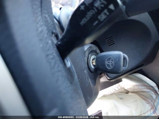 2T1BURHE5KC176066 Toyota COROLLA LE