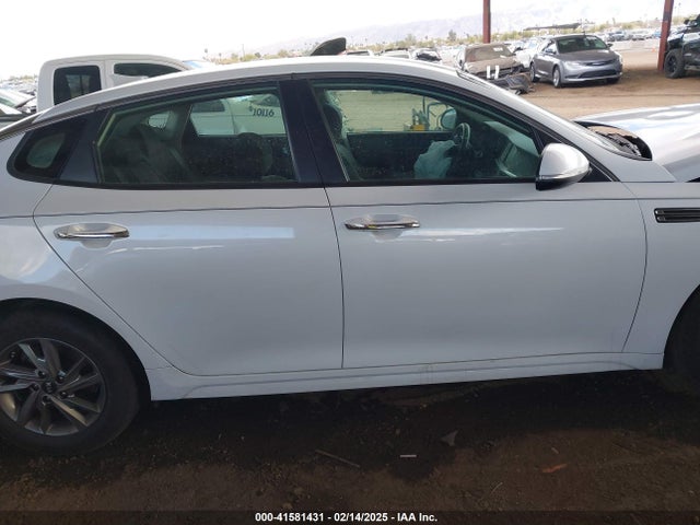 5XXGT4L39KG325279 KIA Optima Lx