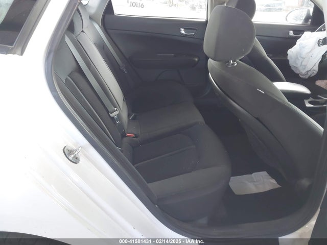 5XXGT4L39KG325279 KIA Optima Lx