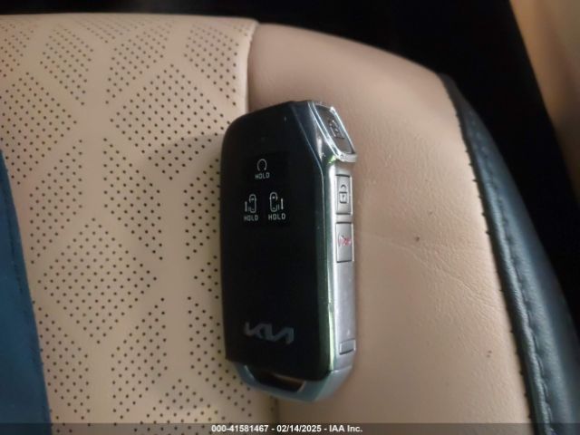 KNDNB4H36N6133470 KIA Carnival Mpv Lx Seat Package