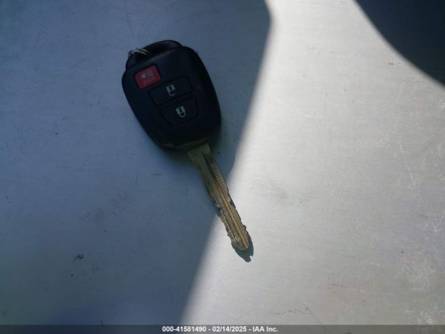 2T3WFREV3EW127667 Toyota Rav4 Xle