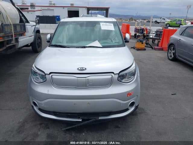 KNDJP3AE5J7026503 KIA Soul Ev Eve