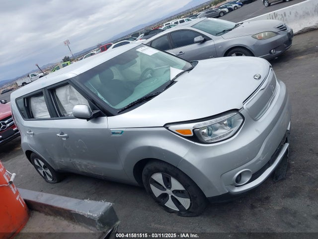 KNDJP3AE5J7026503 KIA Soul Ev Eve