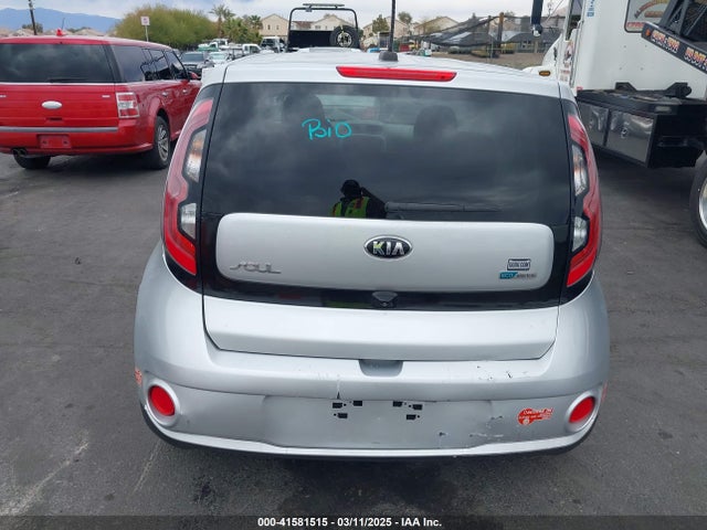 KNDJP3AE5J7026503 KIA Soul Ev Eve
