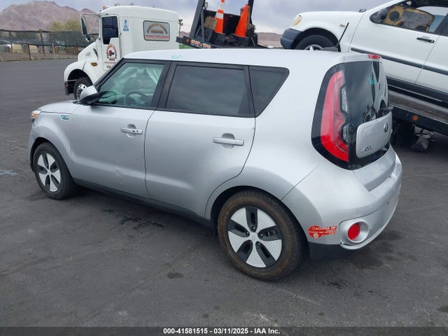 KNDJP3AE5J7026503 KIA Soul Ev Eve