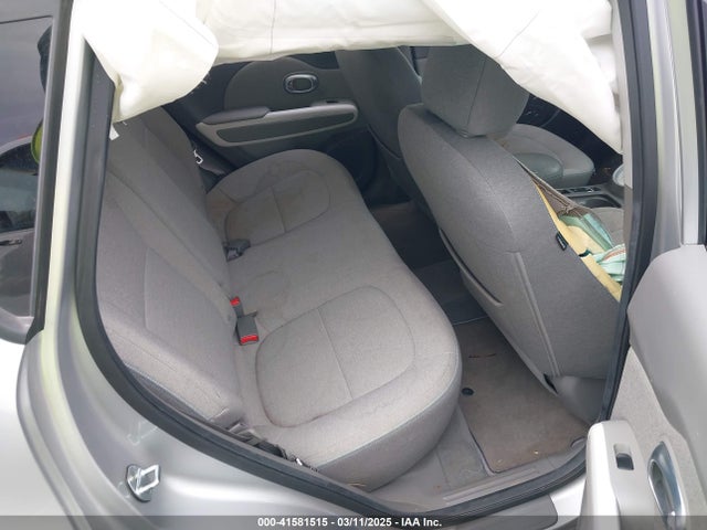 KNDJP3AE5J7026503 KIA Soul Ev Eve