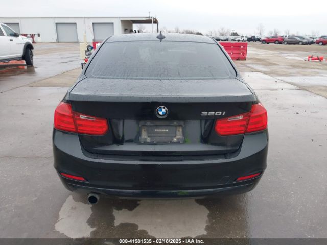 WBA3B1G5XFNT02032 BMW 320i