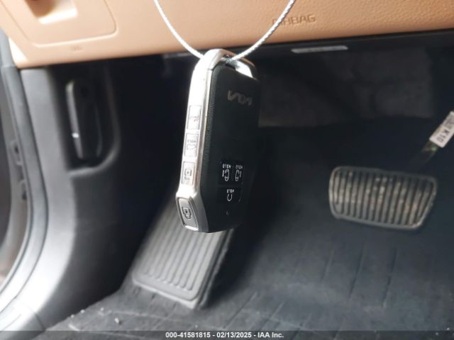 KNDNC5H35R6390516 KIA Carnival Mpv Ex