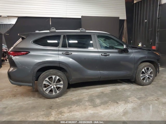 Toyota Highlander Xle 2023 5TDKDRBH4PS009022 Image 14