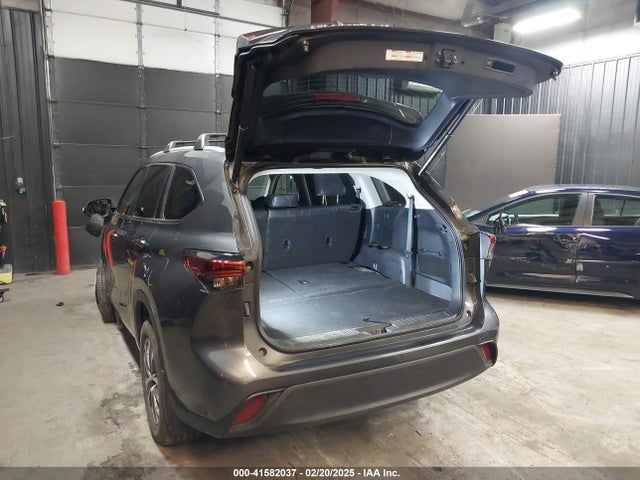 Toyota Highlander Xle 2023 5TDKDRBH4PS009022 Image 3