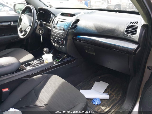 5XYKT3A60EG533956 KIA SORENTO LX