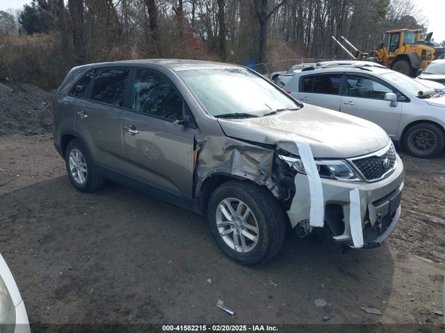 5XYKT3A60EG533956 KIA SORENTO LX