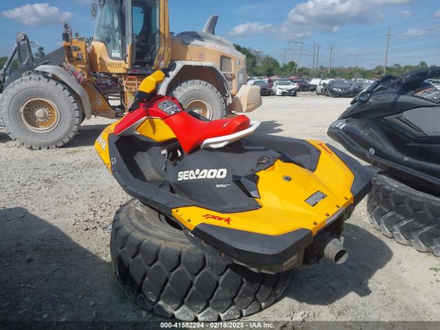 2022 SEA DOO RXT-300 YDVB6923F222 Photo 2