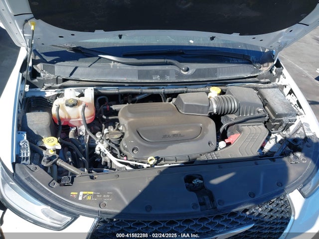 Chrysler Pacifica Touring L 2022 2C4RC1BG6NR162744 Image 10