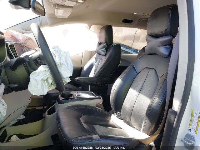 Chrysler Pacifica Touring L 2022 2C4RC1BG6NR162744 Image 19