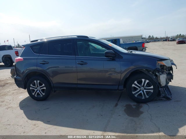 JTMZFREV4HJ113745 Toyota RAV4 LE