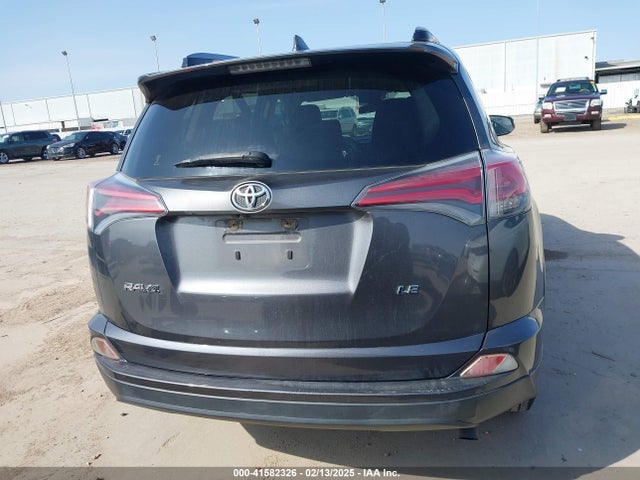 JTMZFREV4HJ113745 Toyota RAV4 LE