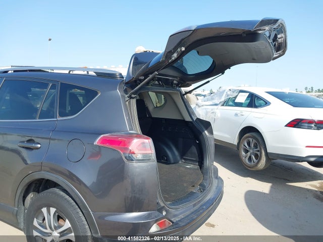 JTMZFREV4HJ113745 Toyota RAV4 LE