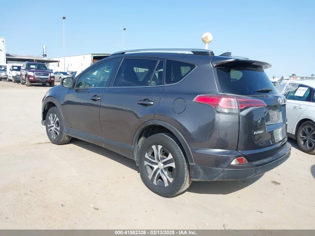 JTMZFREV4HJ113745 Toyota RAV4 LE