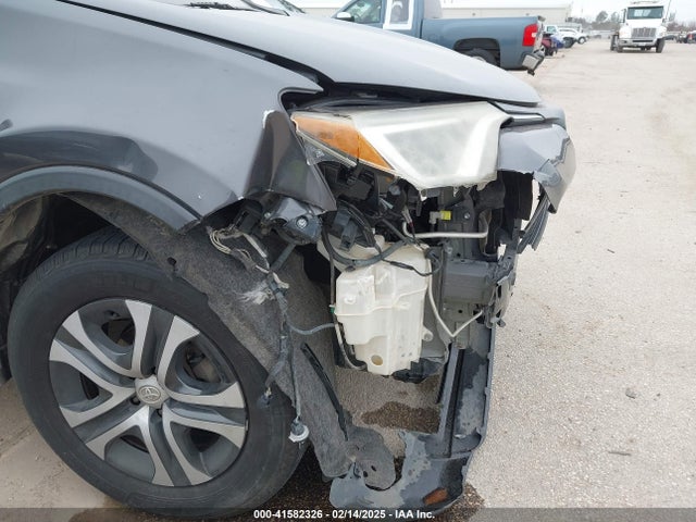 JTMZFREV4HJ113745 Toyota RAV4 LE