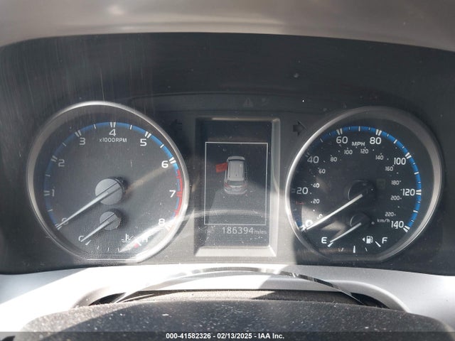 JTMZFREV4HJ113745 Toyota RAV4 LE