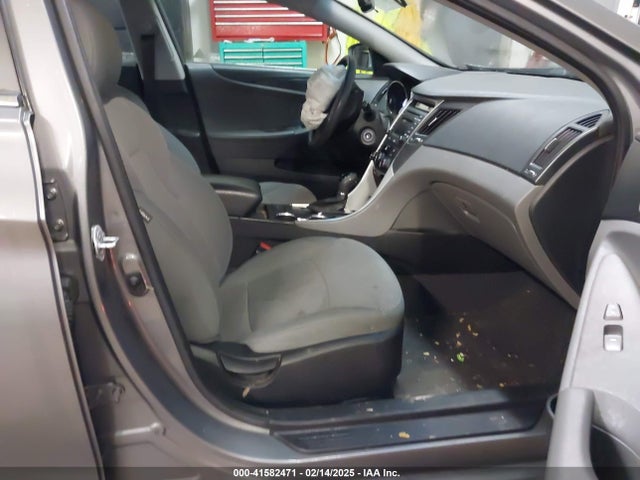 5NPEB4AC0EH938283 Hyundai SONATA GLS