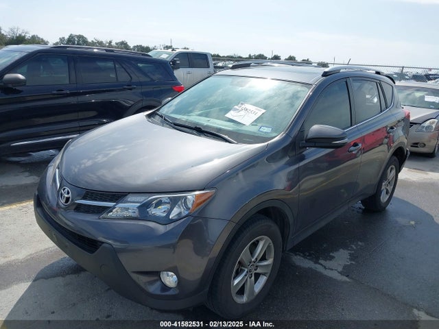 JTMWFREV6FJ039065 Toyota Rav4 Xle