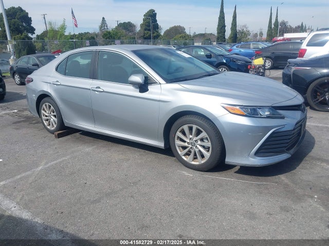4T1C11AK8MU443460 Toyota CAMRY LE