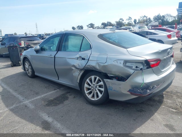 4T1C11AK8MU443460 Toyota CAMRY LE