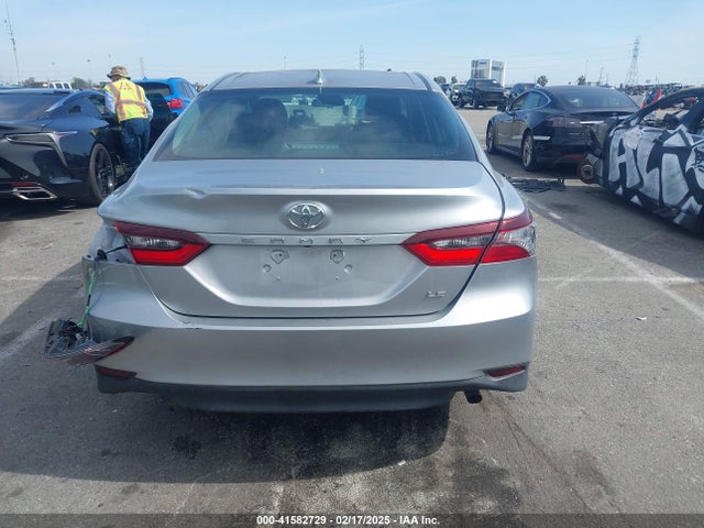 4T1C11AK8MU443460 Toyota CAMRY LE