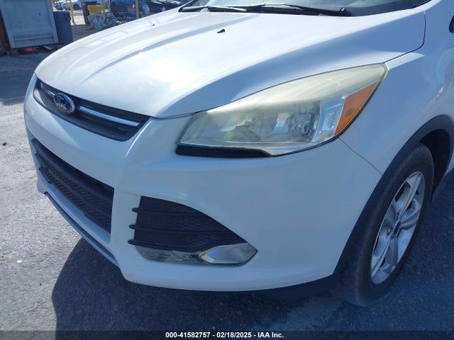 1FMCU9GX0EUD05633 Ford ESCAPE SE