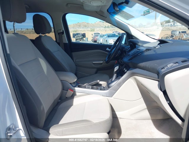 1FMCU9GX0EUD05633 Ford ESCAPE SE