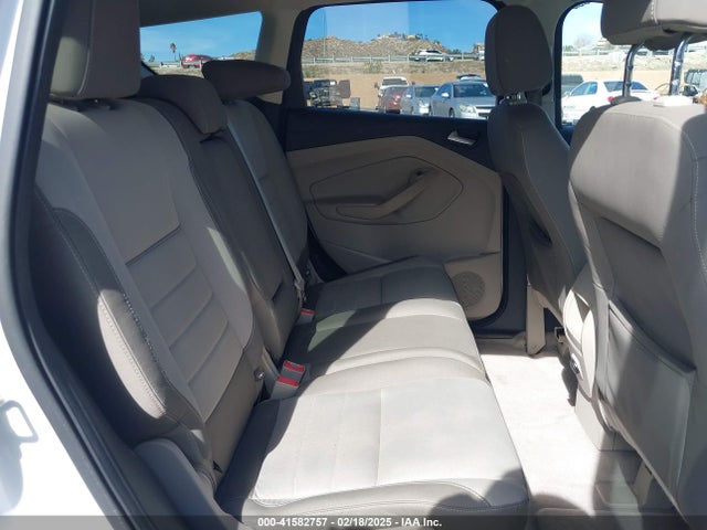 1FMCU9GX0EUD05633 Ford ESCAPE SE