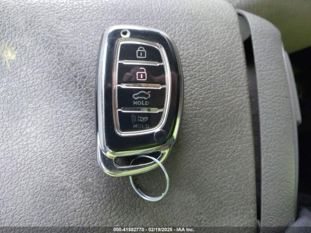 5NPD84LF6HH016977 Hyundai ELANTRA SE