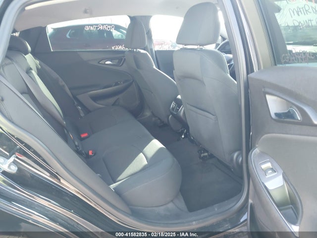 1G1ZE5ST7HF103074 Chevrolet MALIBU 1LT