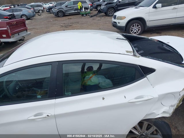 Hyundai ELANTRA SE 2014 5NPDH4AE3EH519632 Image 13